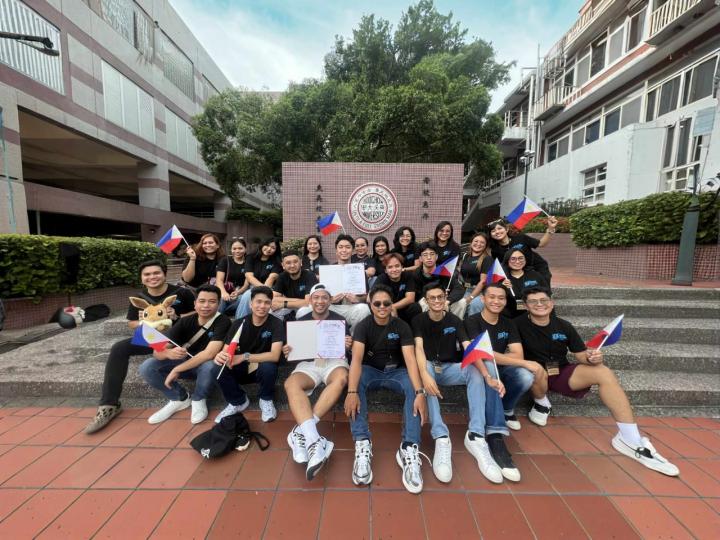 Dasmariñas Chamber Singers